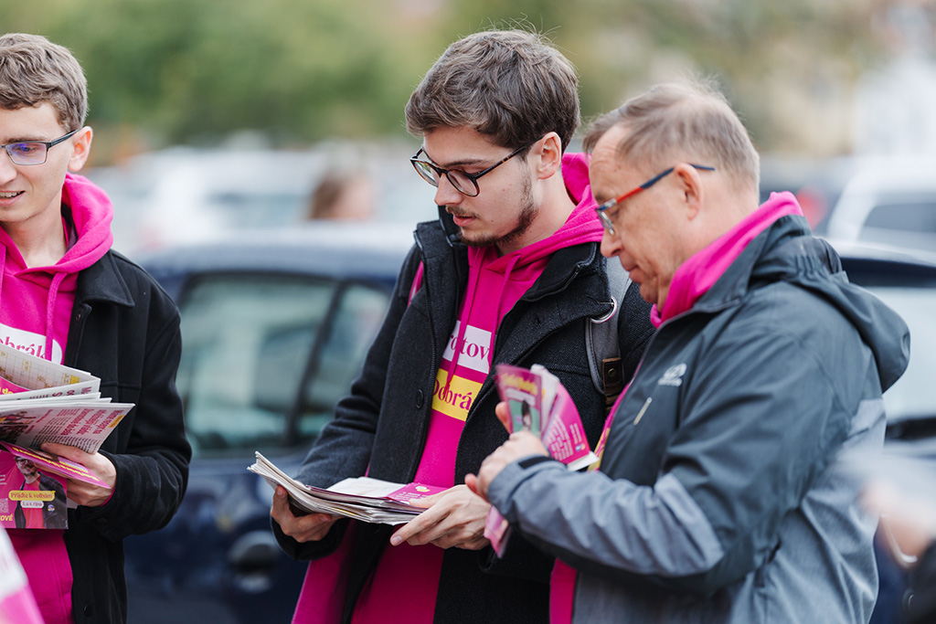 Vít Rakušan s podporovateli